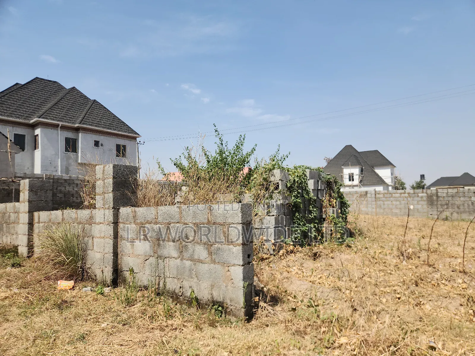500sqm Land, Corner Piece in a Habitable Estate in Lugbe District