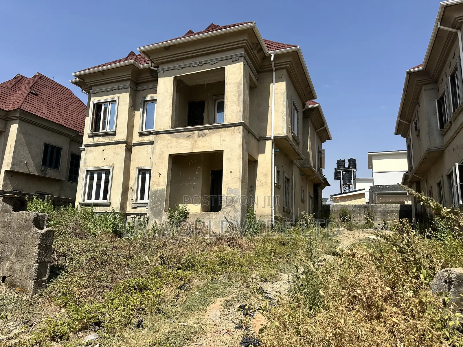 4bdrm Duplex in Lugbe District for sale in Lugbe District