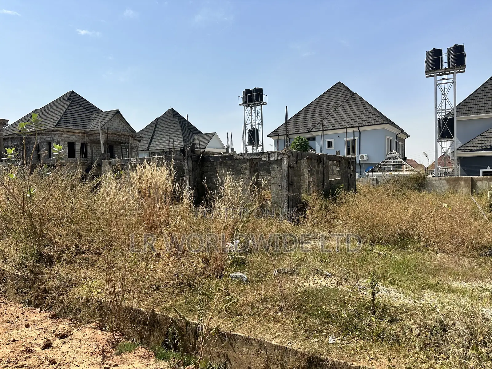 5bdrm Duplex in Lugbe District for sale in Lugbe District