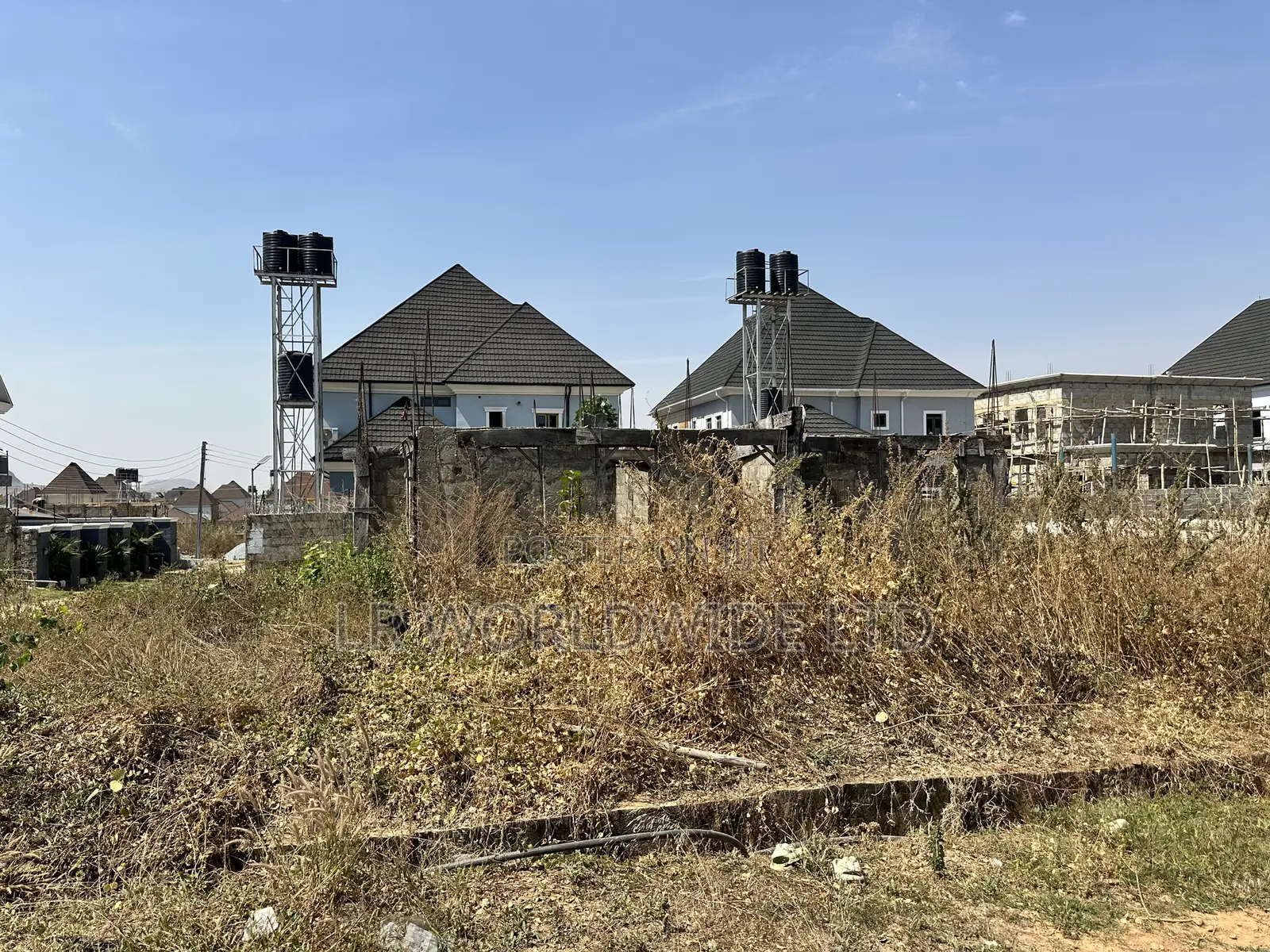 5bdrm Duplex in Lugbe District for sale in Lugbe District