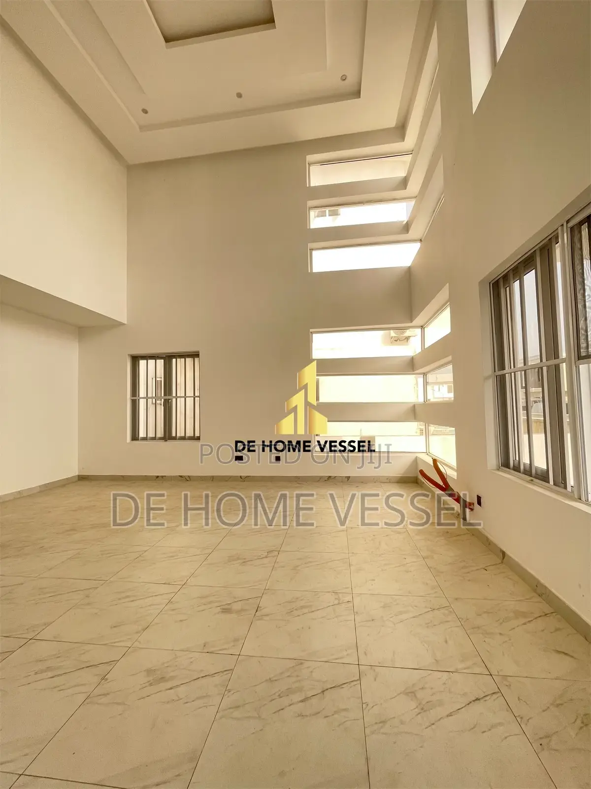 5bdrm Duplex in Chevron for sale in Chevron