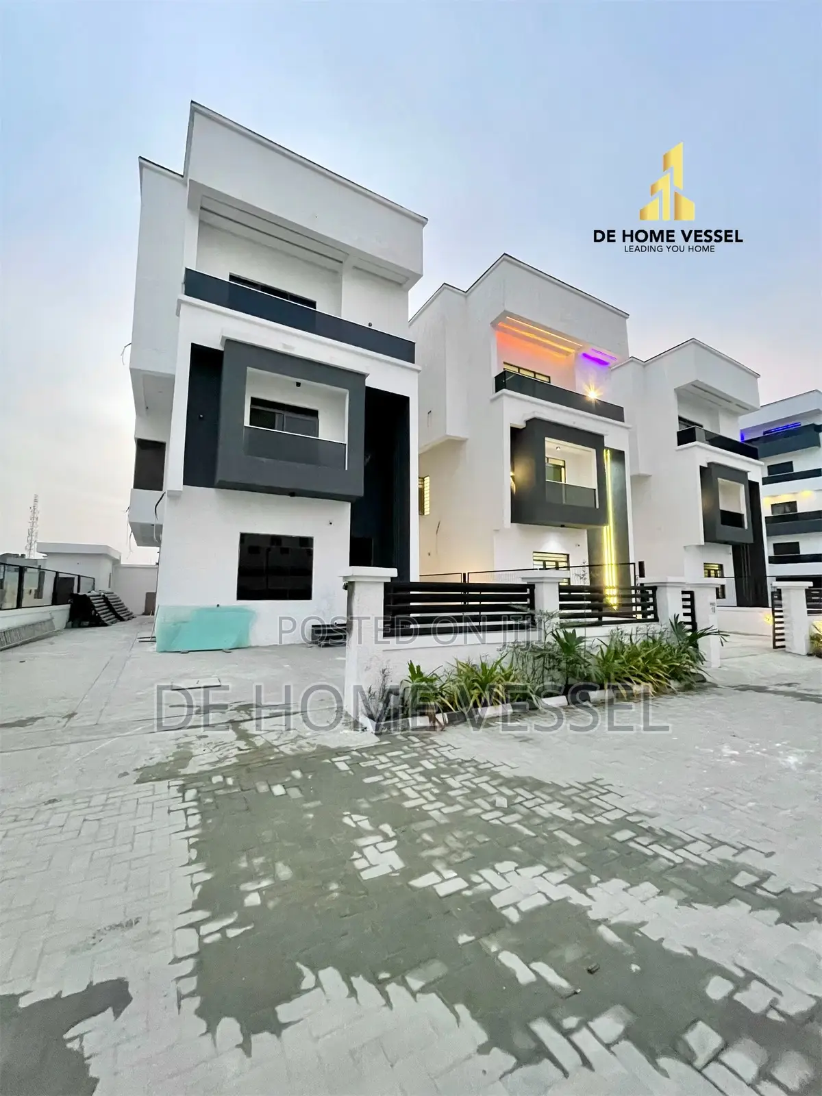 5bdrm Duplex in Ikate for sale in Ikate