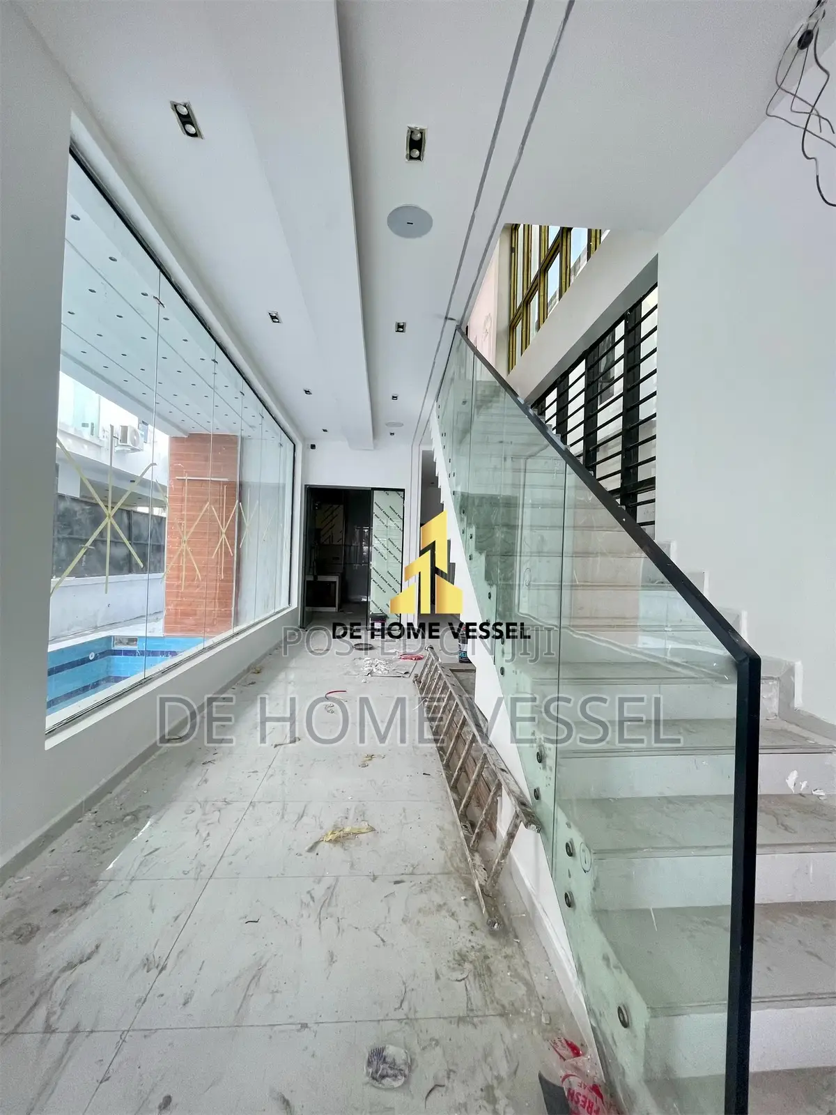 5bdrm Duplex in Chevron for sale in Chevron