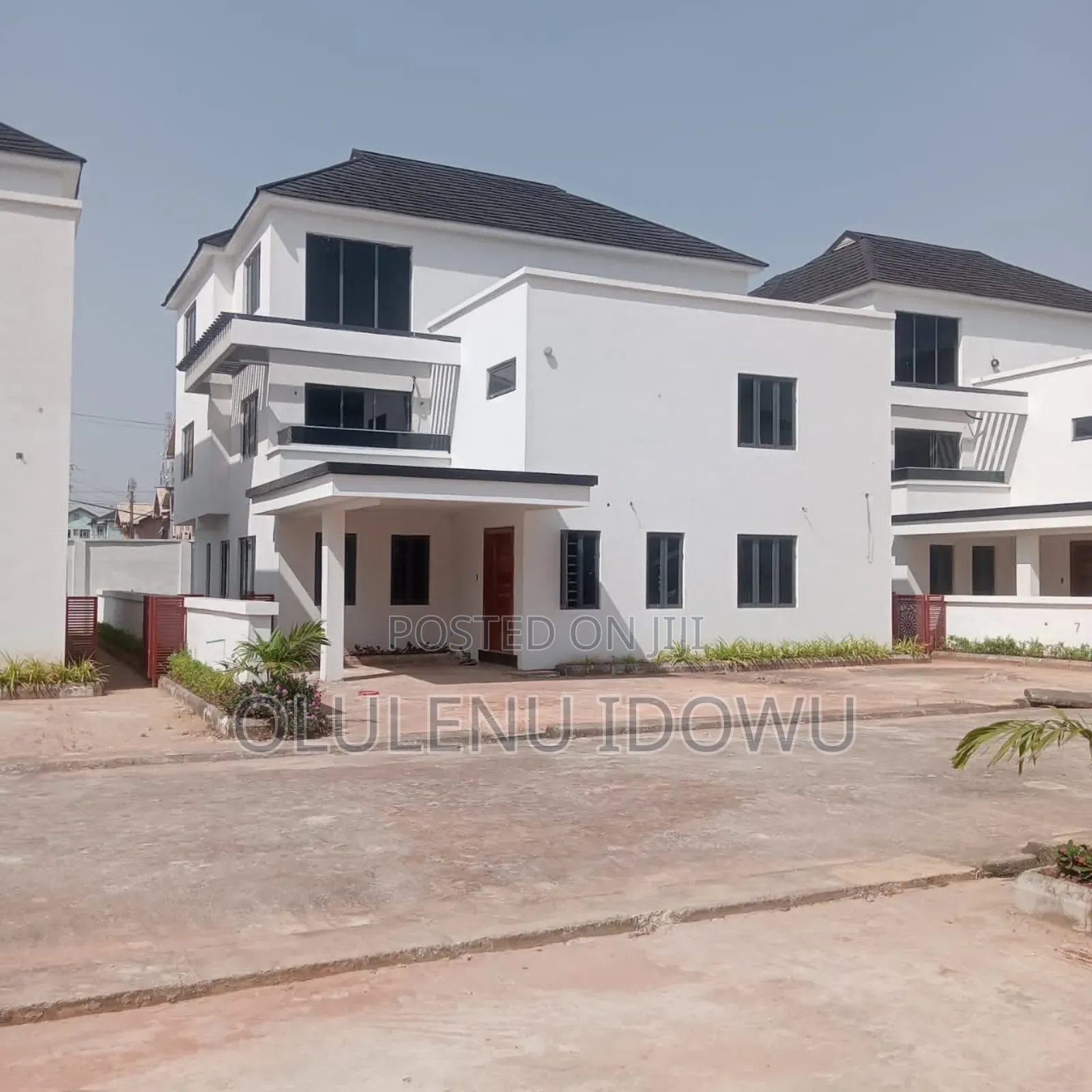 Furnished 6bdrm Duplex in Alimosho for sale in Alimosho