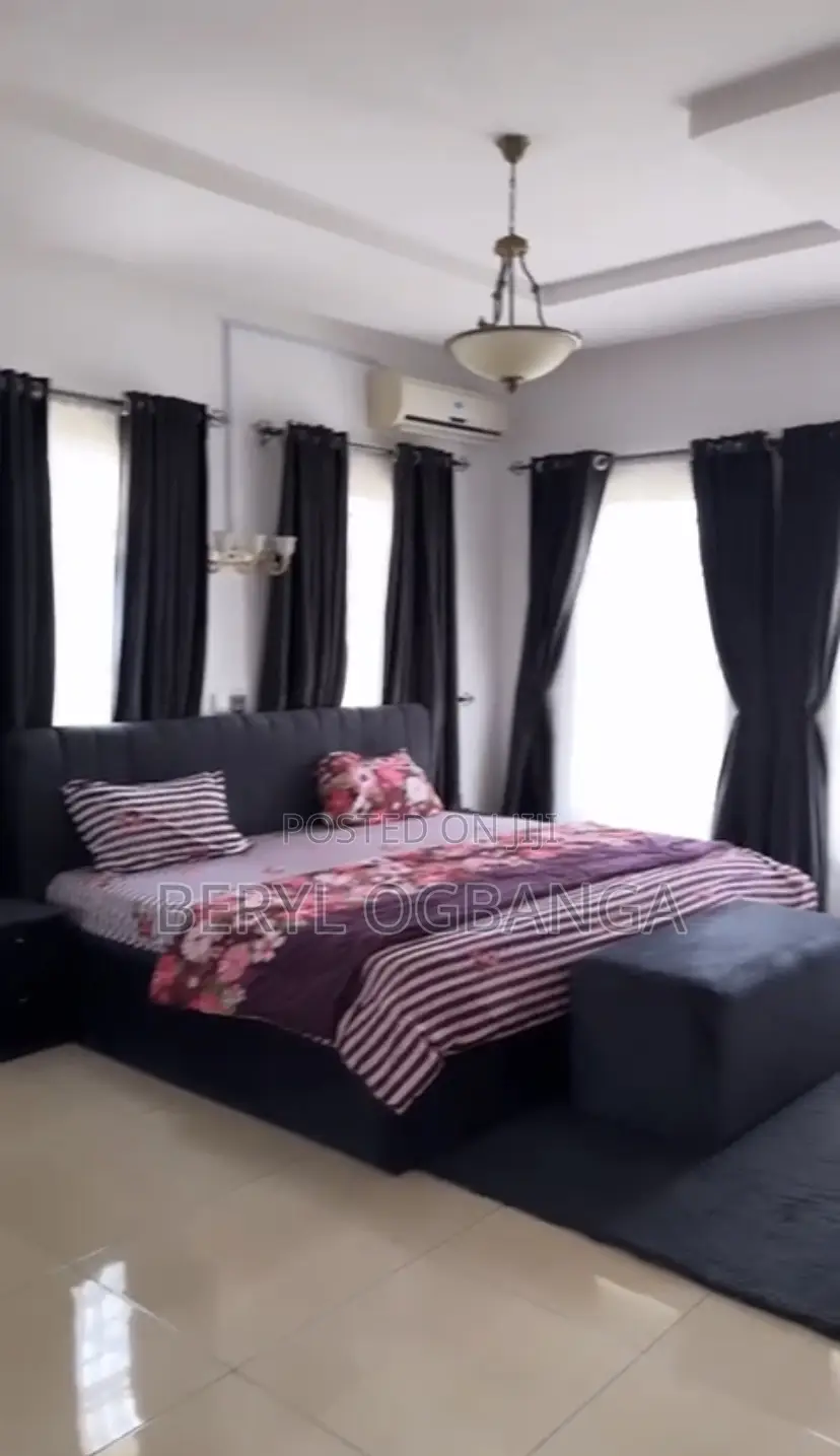 Monthly Shared Apartment Per Month or Per Week in Lekki