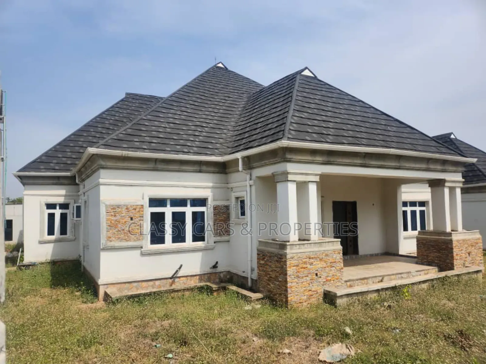 9bdrm Apartment in Ibadan for sale in Ibadan