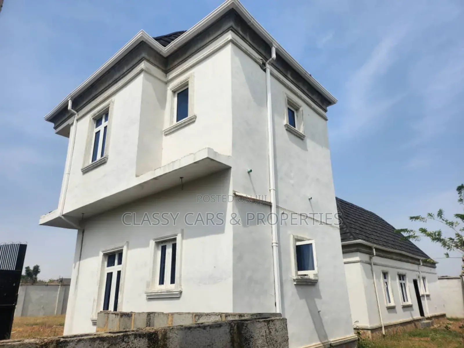 9bdrm Apartment in Ibadan for sale in Ibadan