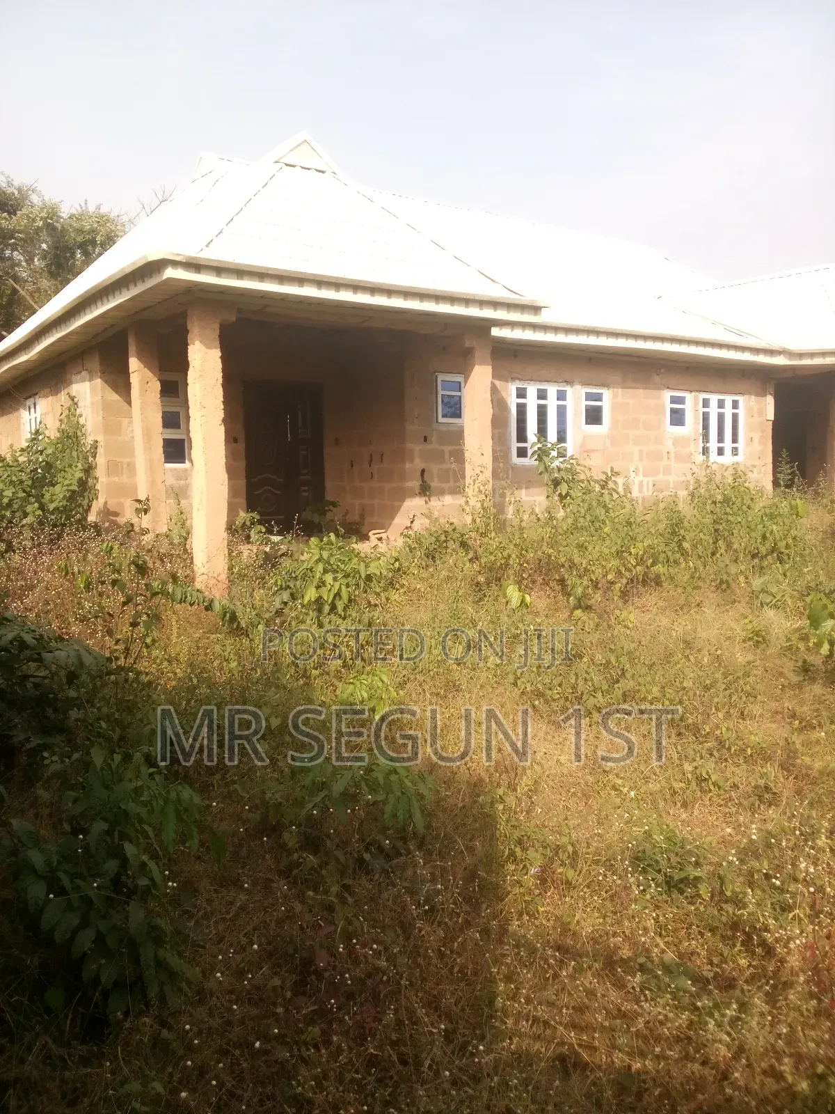 6bdrm Bungalow in Ado Residential, Akala Express for sale in Akala Express