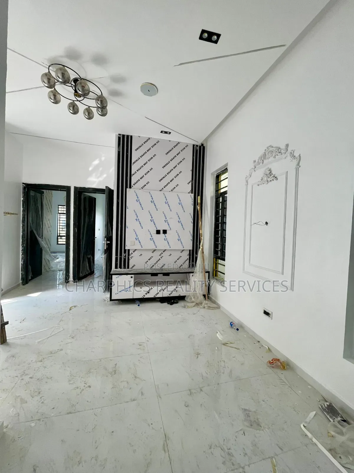 5bdrm Duplex in Chevron for sale in Chevron