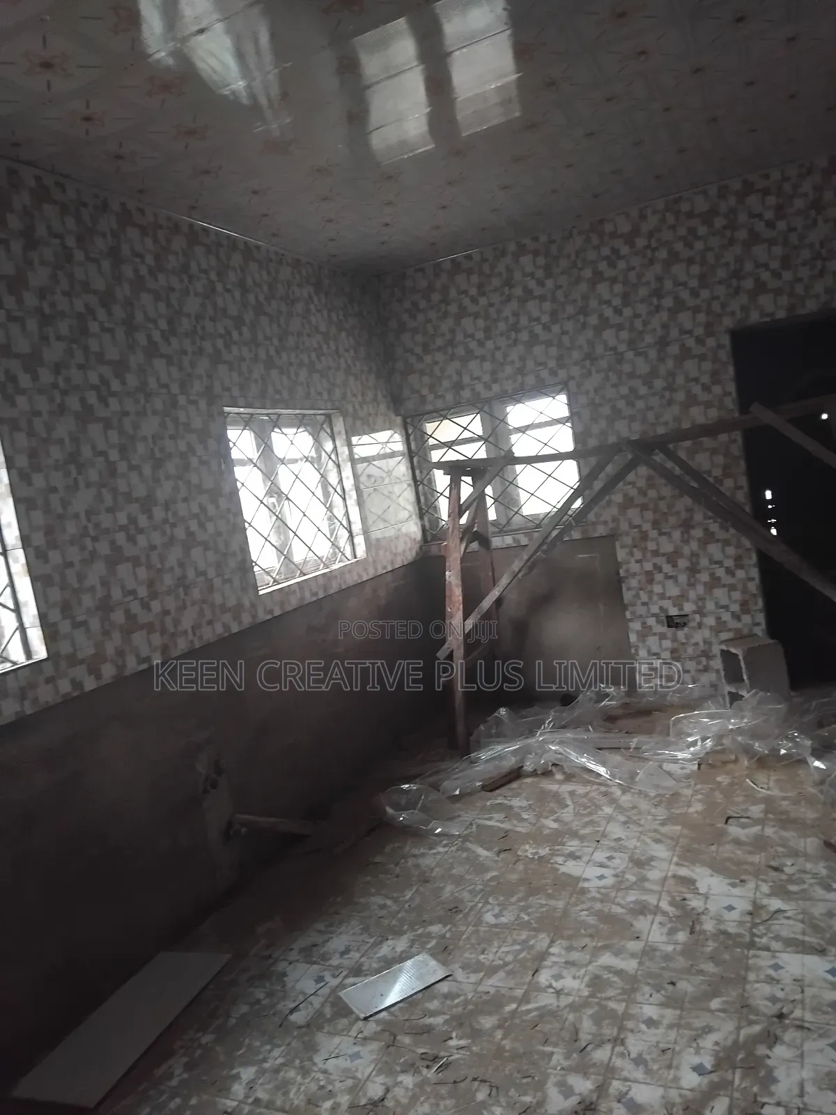 3bdrm Bungalow In T-pumpy Estate Lugbe, For Sale in Lugbe District