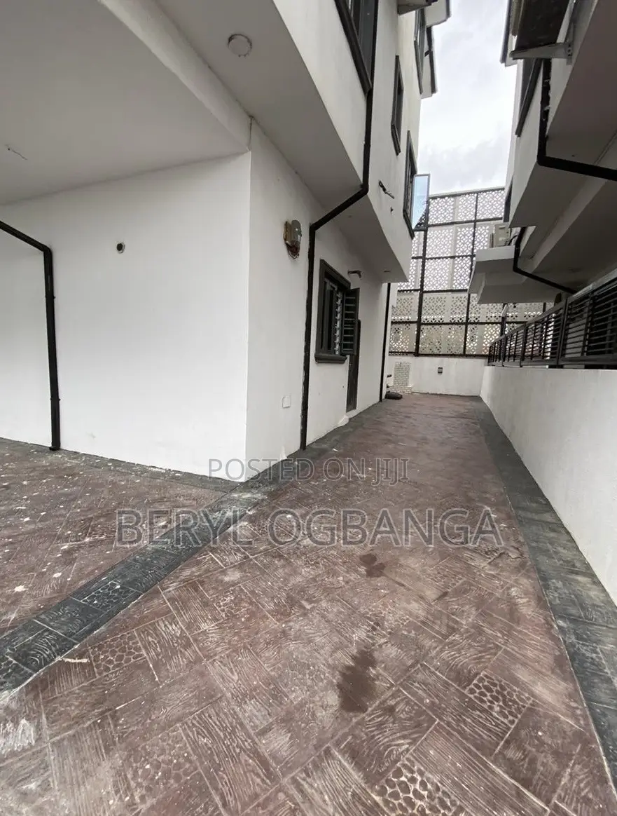 5bdrm Duplex in Osborne Foreshore Estate for sale in Osborne Foreshore Estate