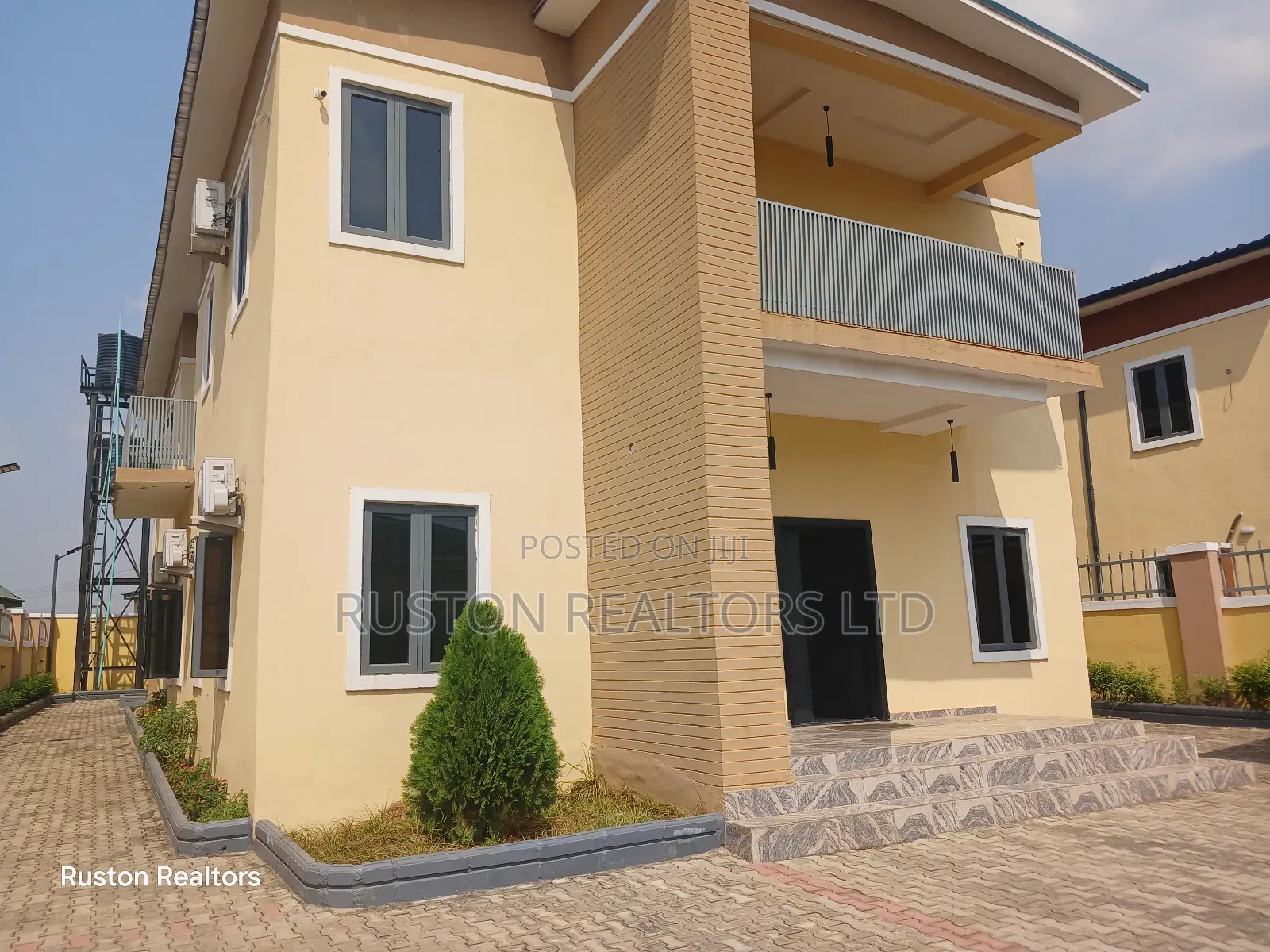 Furnished 5bdrm Duplex in Jericho for sale in Jericho