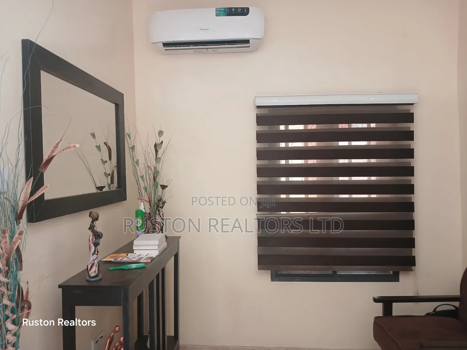 Furnished 5bdrm Duplex in Jericho for sale in Jericho
