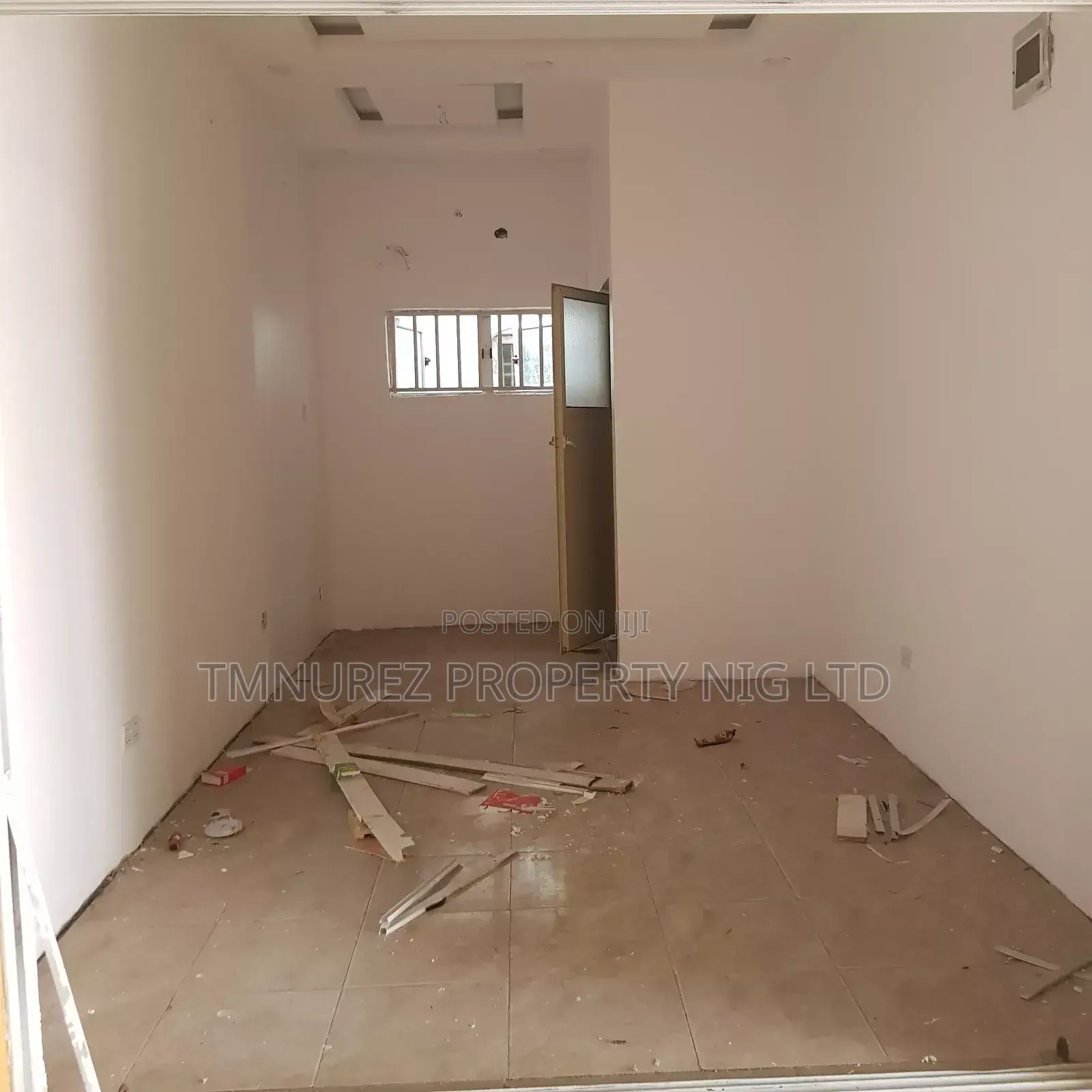 Shop Showroom for Rent,At Lekki Phase1 in Lekki Phase 2