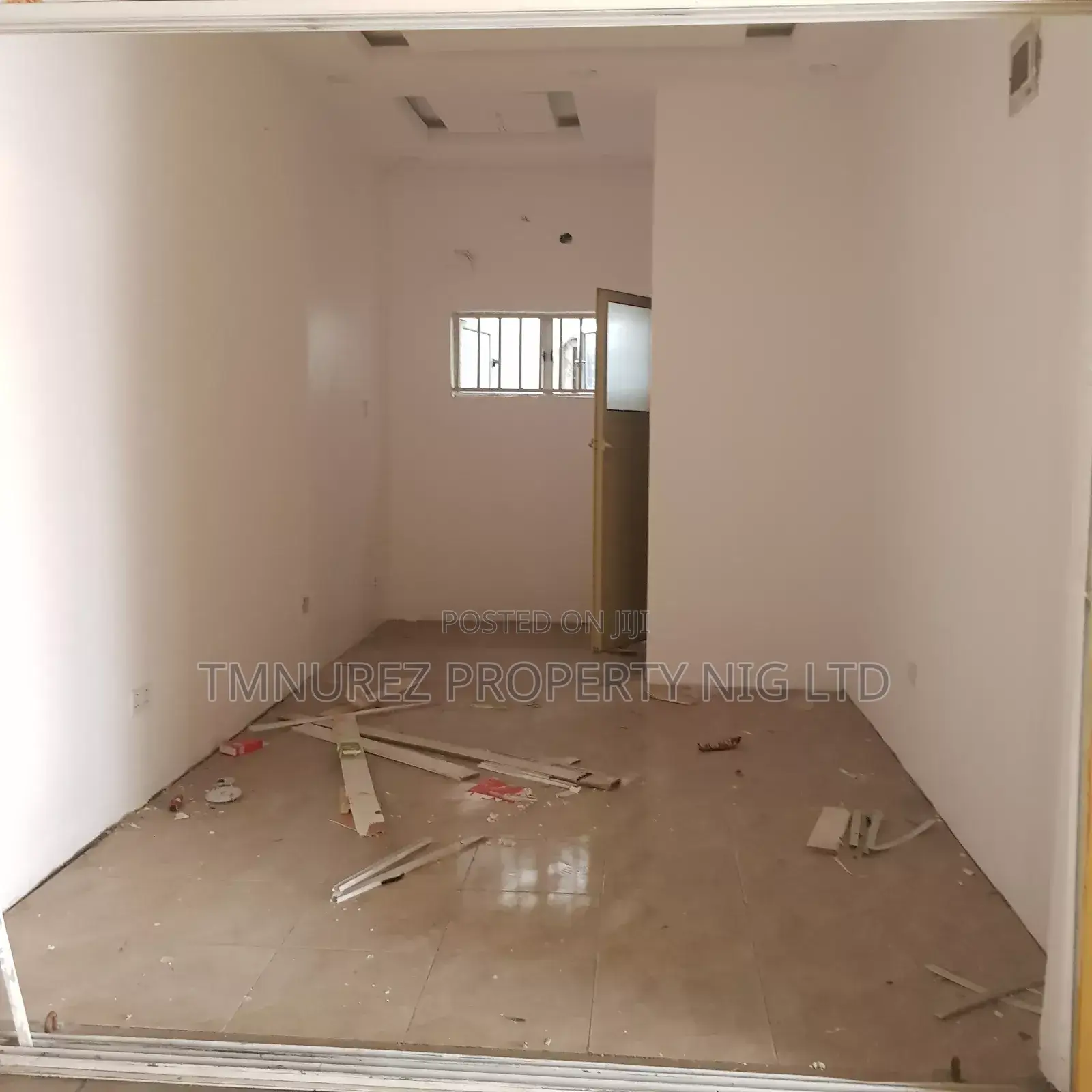 Shop Showroom for Rent,At Lekki Phase1 in Lekki Phase 2
