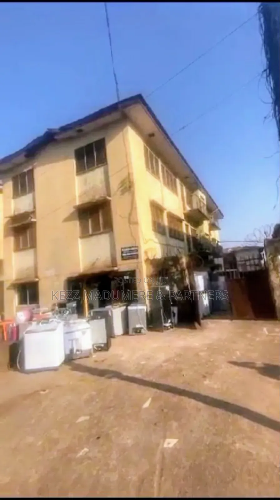 6bdrm Block of Flats in Achara Layout , for sale in Enugu