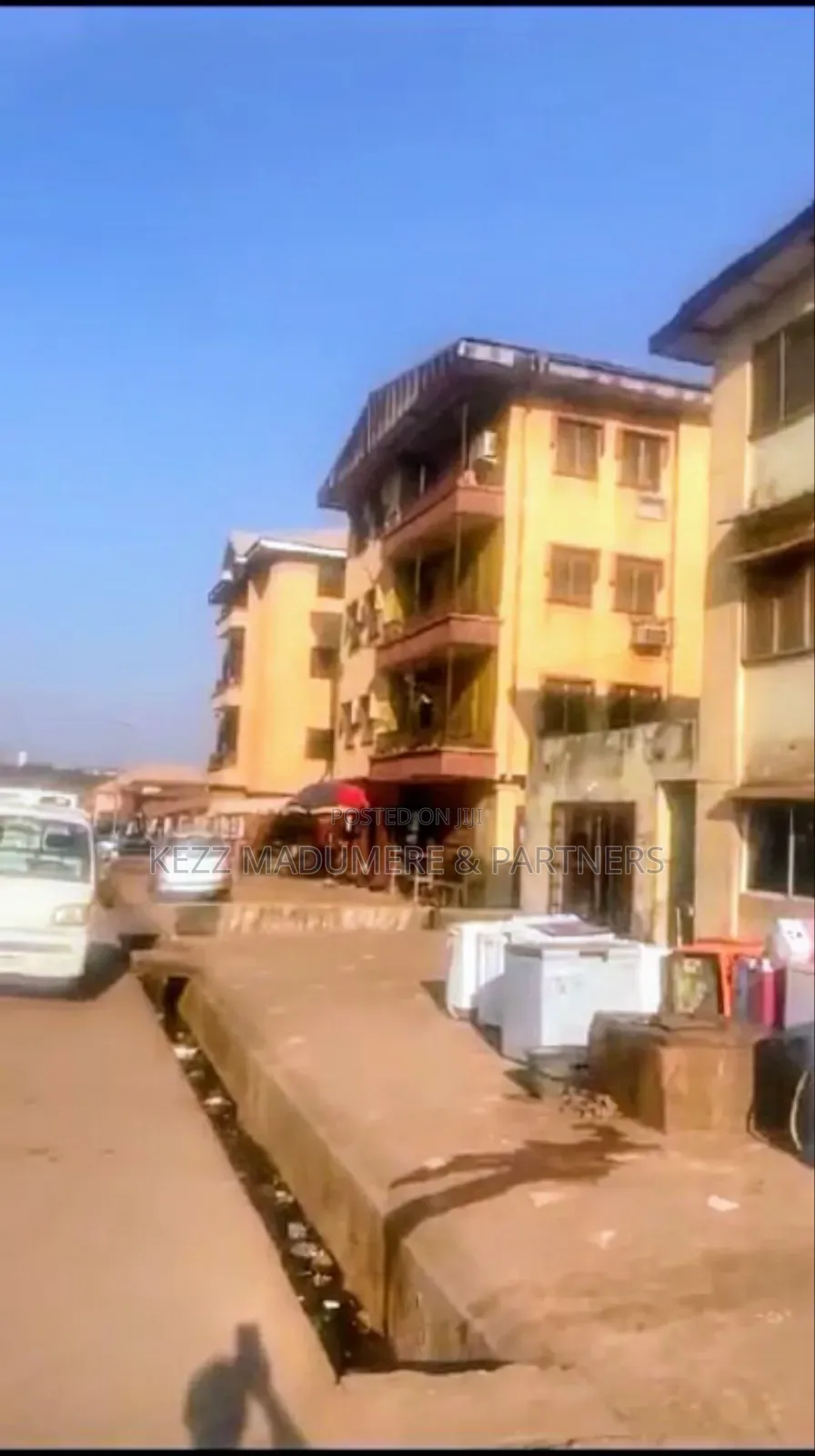 6bdrm Block of Flats in Achara Layout , for sale in Enugu