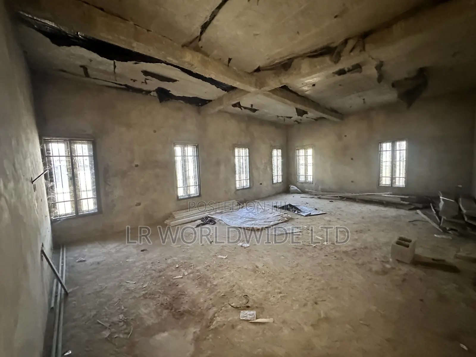 5bdrm Duplex in Lugbe District for sale in Lugbe District