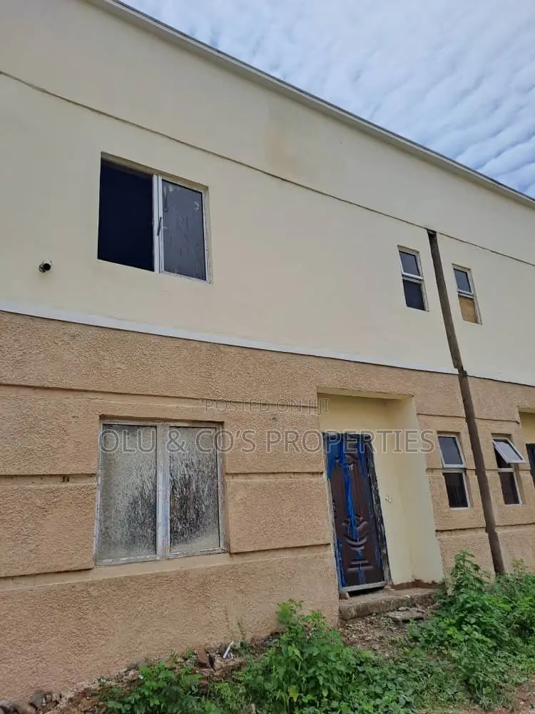 4bdrm Duplex in Brains &Hammer, Life Camp for sale in Life Camp