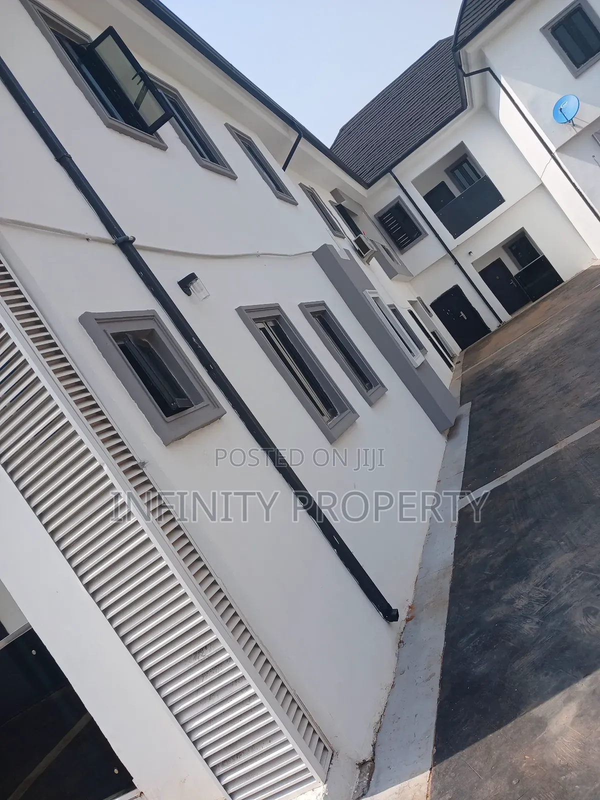 3bdrm Block of Flats in Ekae, Benin City for sale in Benin City