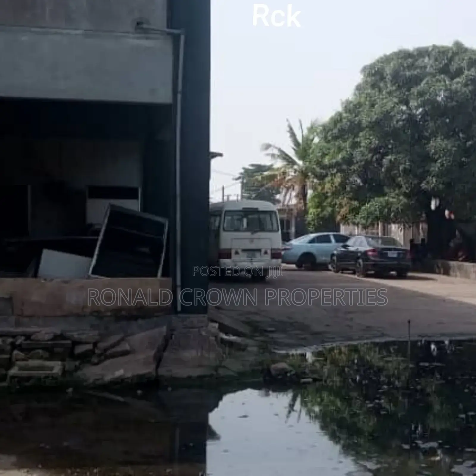8700sqm Land With Warehouse for Sale at Surulere in Eric Moore
