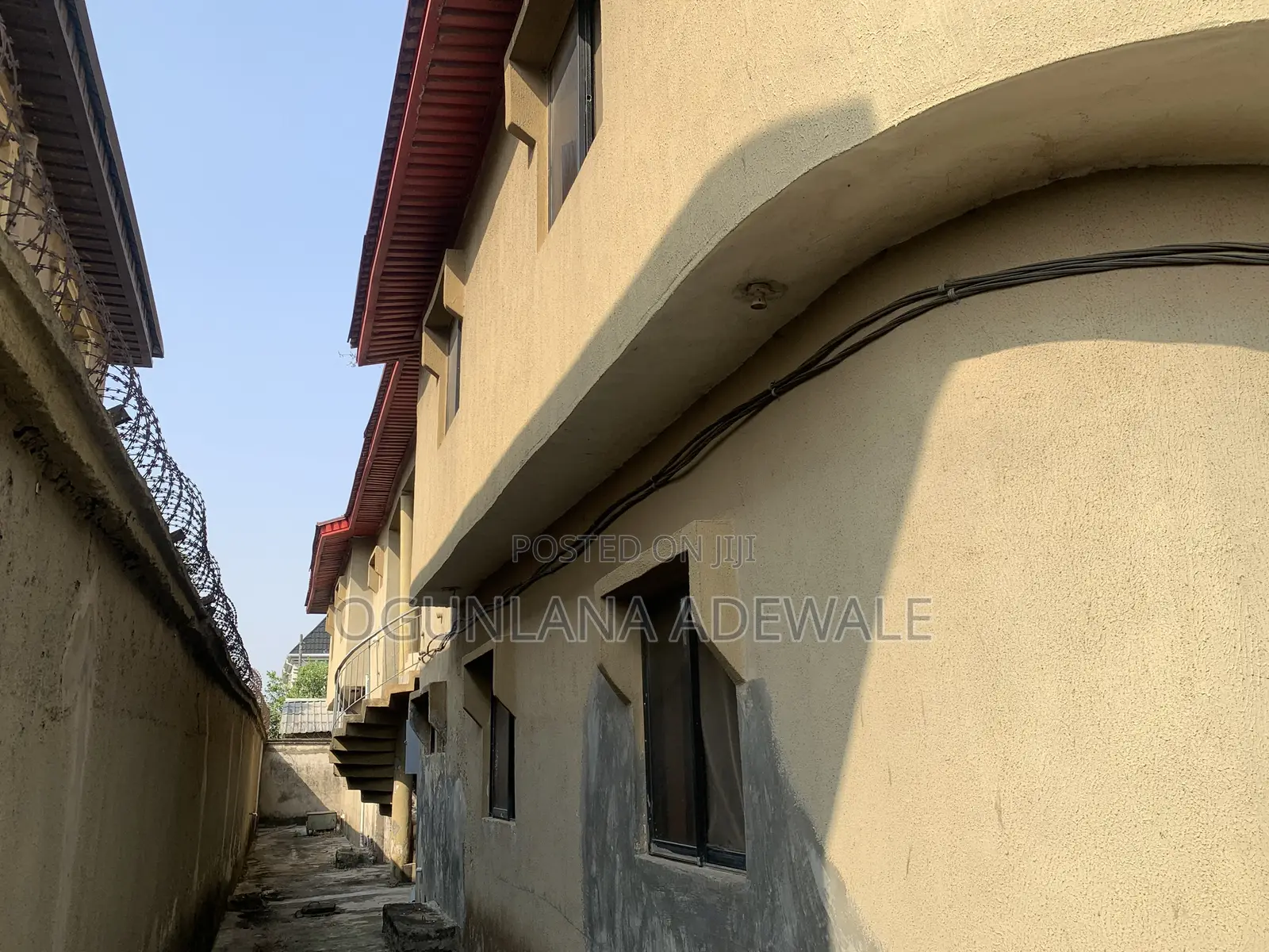 3bdrm Block of Flats in Ijeododo, Ikotun/Igando for sale in Ikotun/Igando