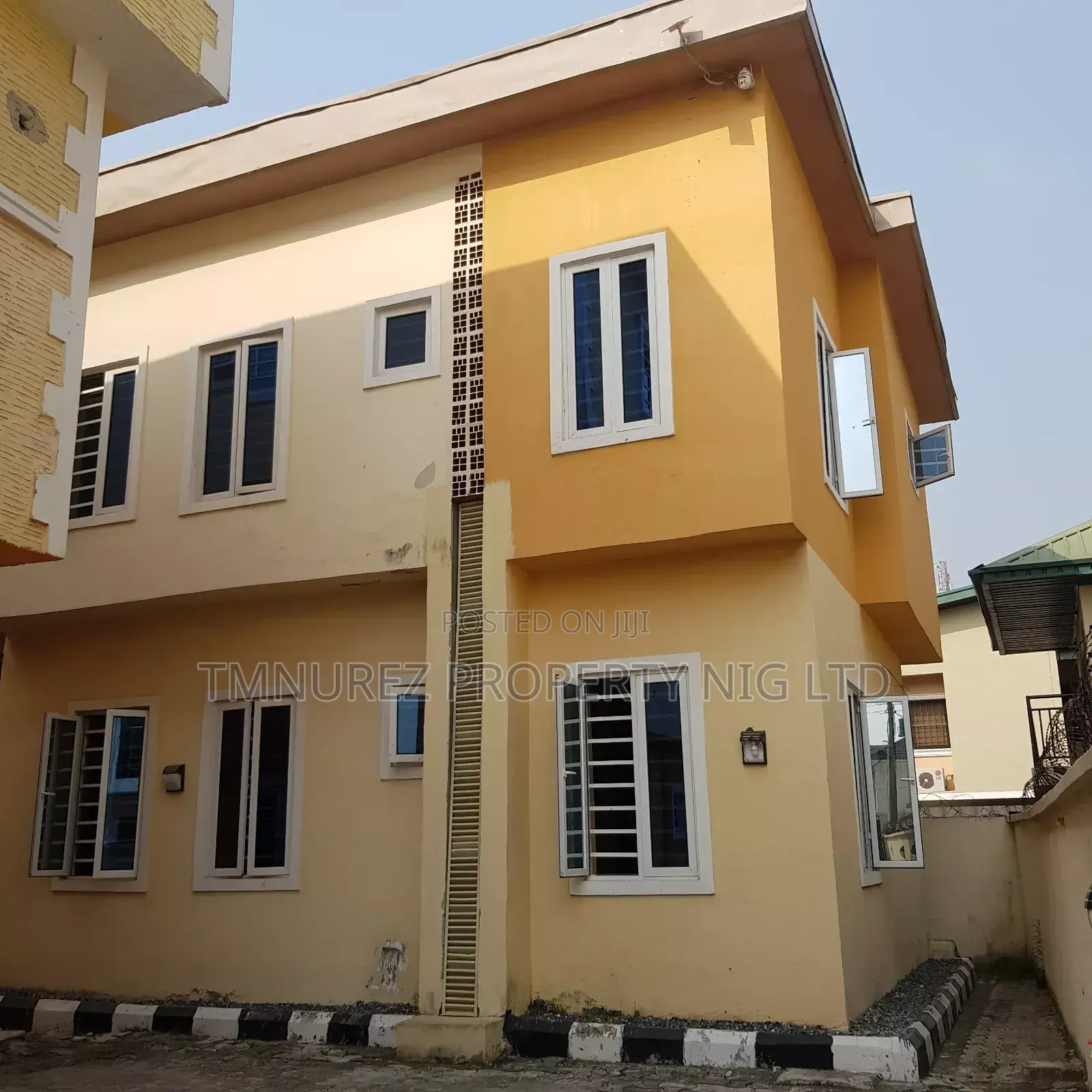 18bdrm Apartment in Osapa Londo, Lekki Phase 2 for rent in Lekki Phase 2