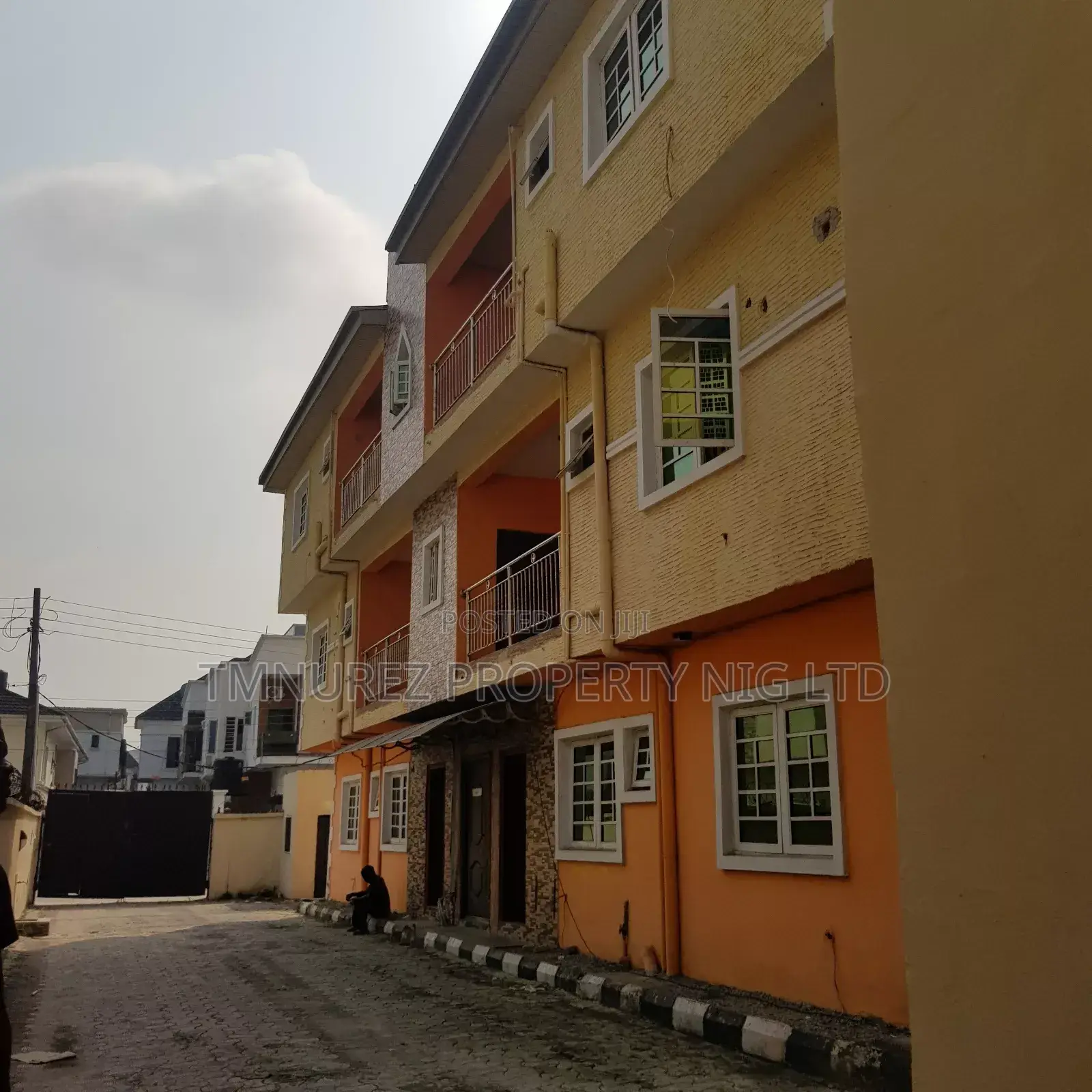 19bdrm Apartment in Osapa London, Lekki Phase 2 for rent in Lekki Phase 2