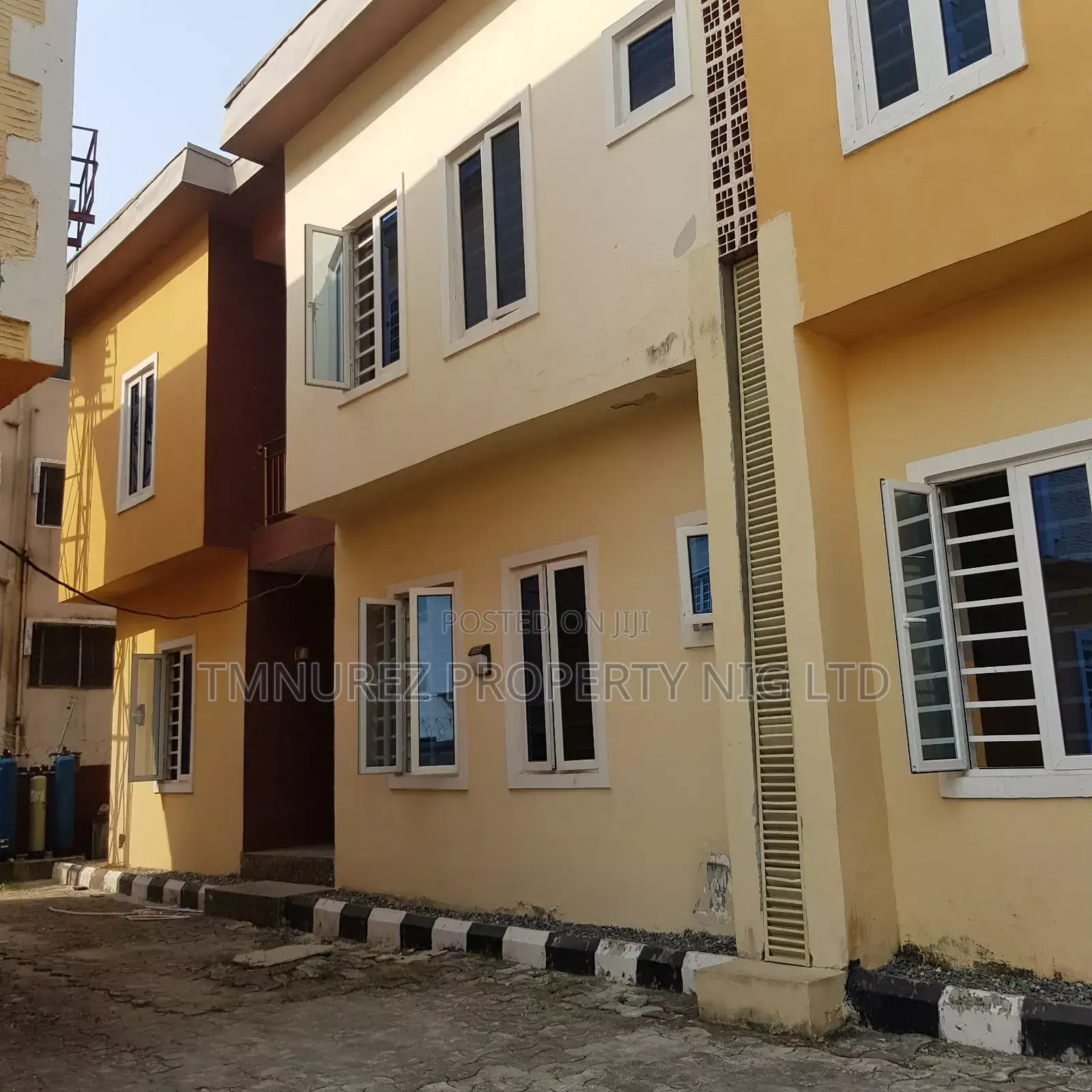 19bdrm Apartment in Osapa London, Lekki Phase 2 for rent in Lekki Phase 2