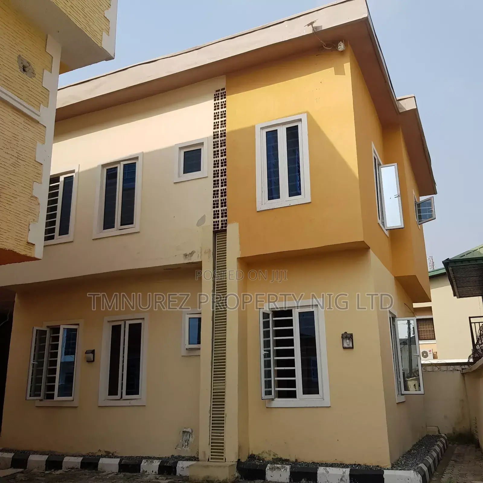 19bdrm Apartment in Osapa London, Lekki Phase 2 for rent in Lekki Phase 2