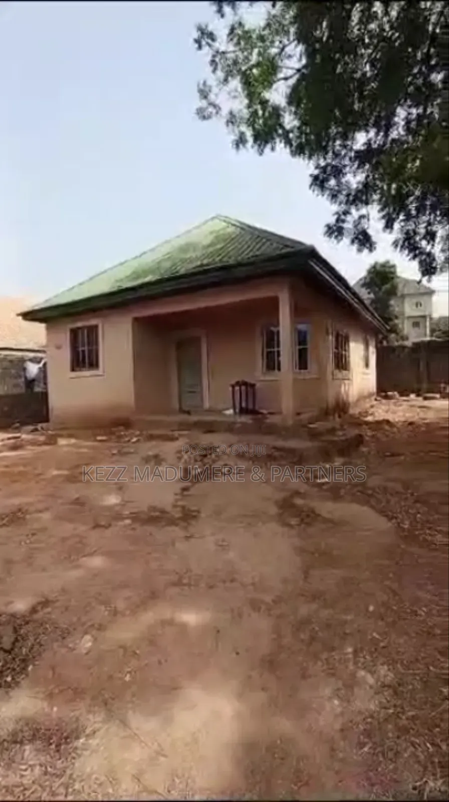 For Sale: 3 Plots With 2 Bedr Bungalow at Corridor Layout in Enugu