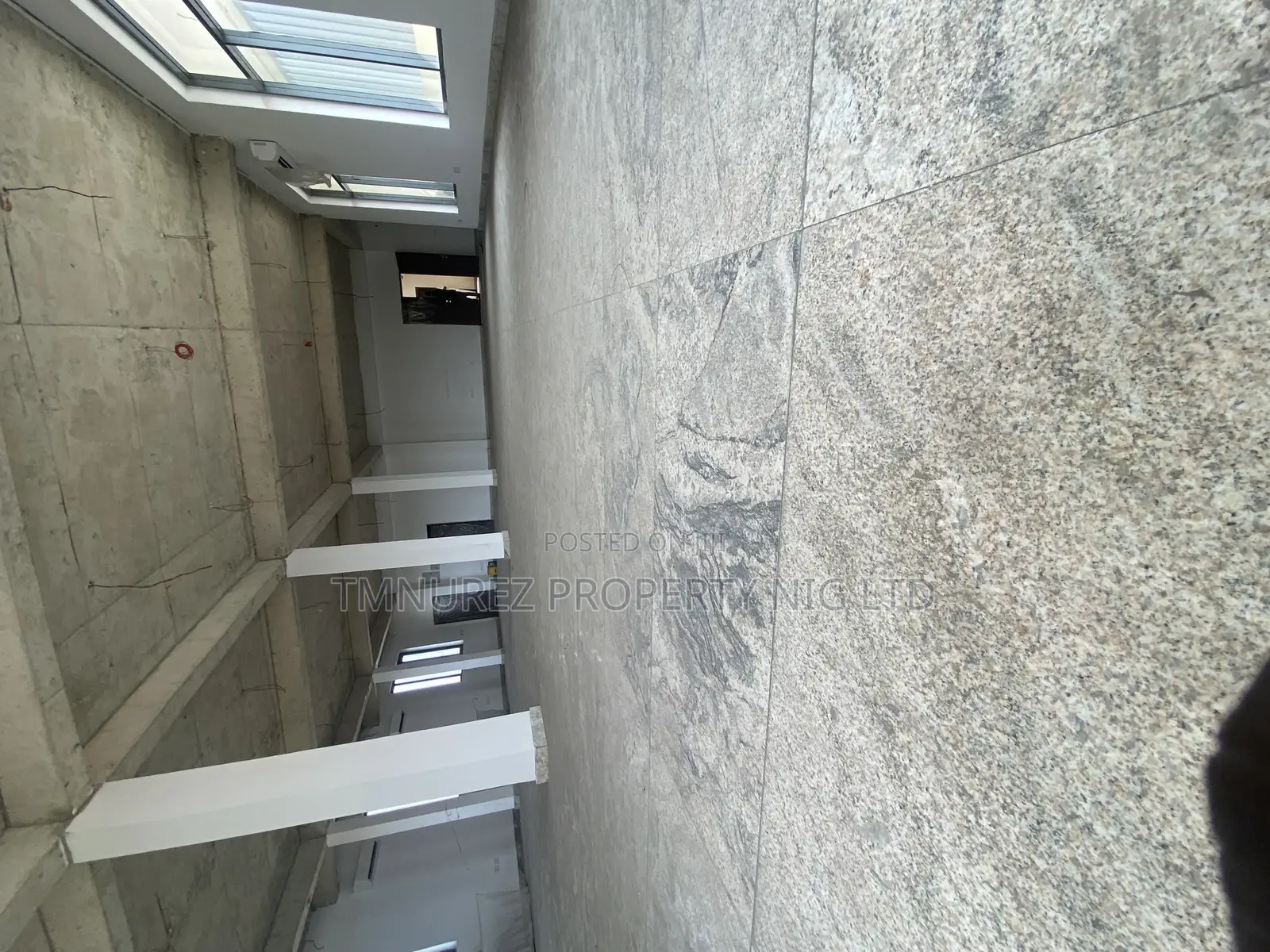 295 Square Metter Open Space Show Room for Rent in Lekki