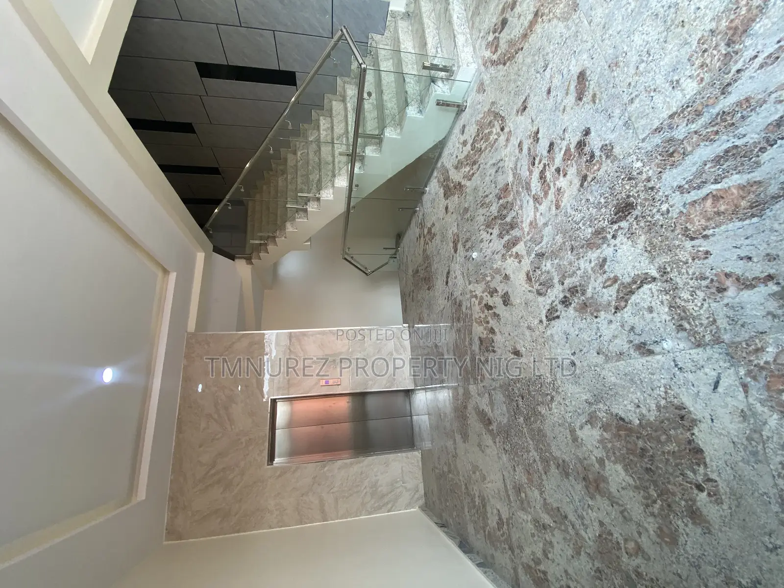 295 Square Metter Open Space Show Room for Rent in Lekki