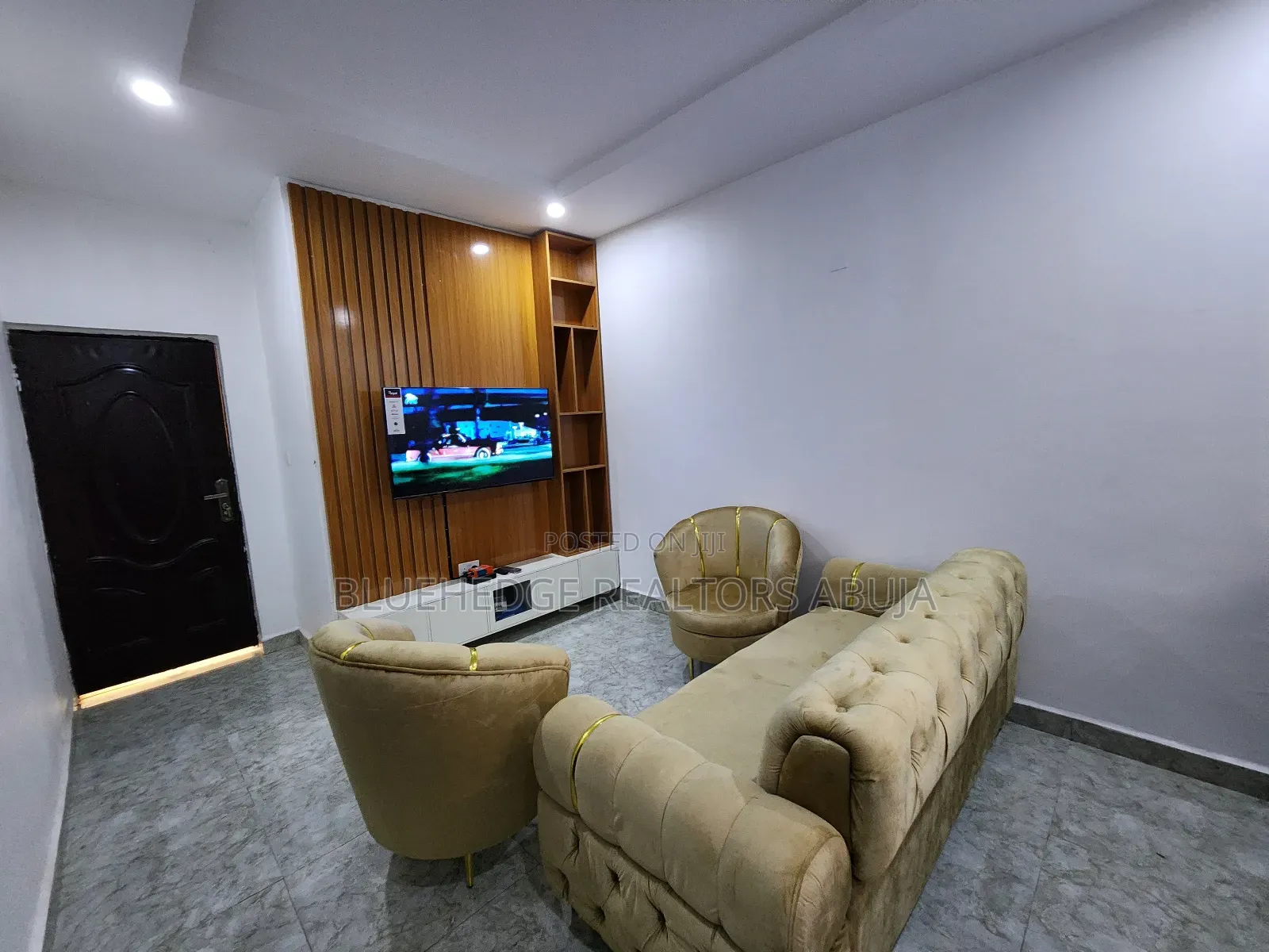 Promo: Newly Furnished Luxury Cozy One 1 Bedroom Apartment in Zone 1 / Wuse