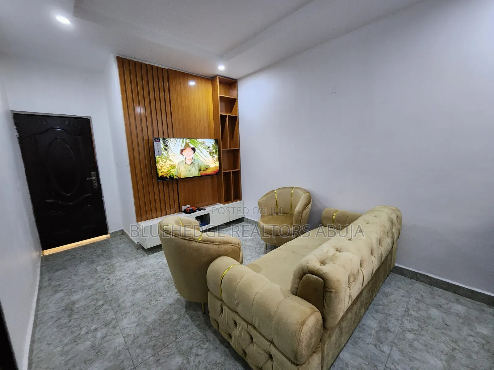 Promo: Newly Furnished Luxury Cozy One 1 Bedroom Apartment in Zone 1 / Wuse