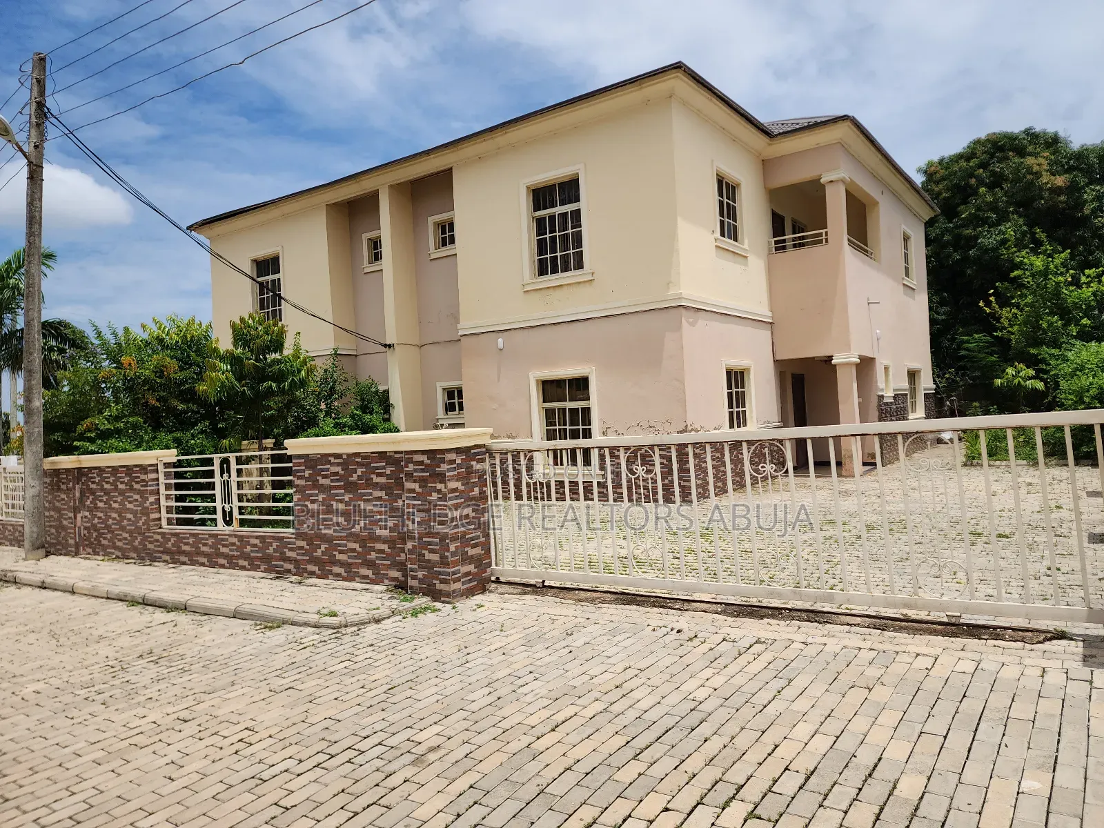 3bdrm House In Al-madina Estate, Karshi For Sale in Karshi