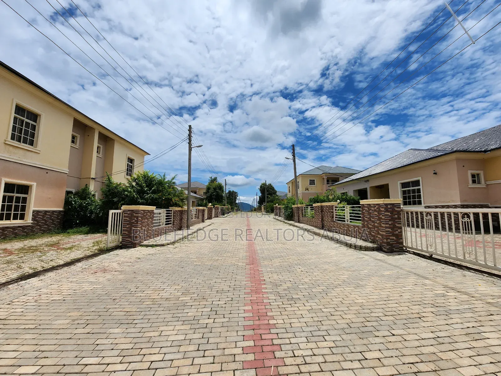 3bdrm House In Al-madina Estate, Karshi For Sale in Karshi