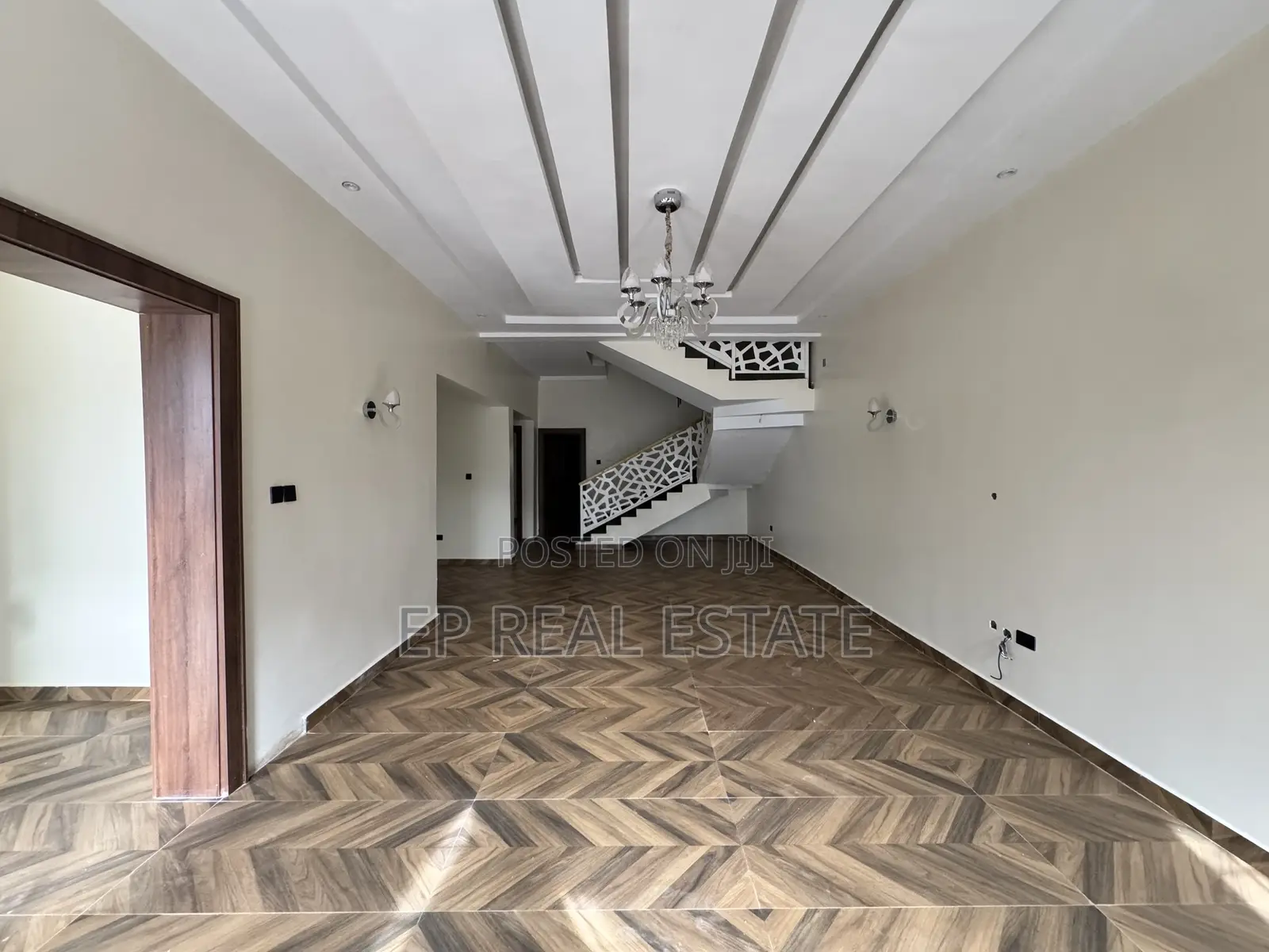 5bdrm Duplex in Jahi for sale in Jahi