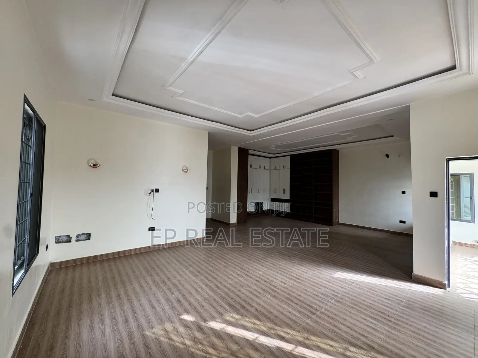 5bdrm Duplex in Jahi for sale in Jahi