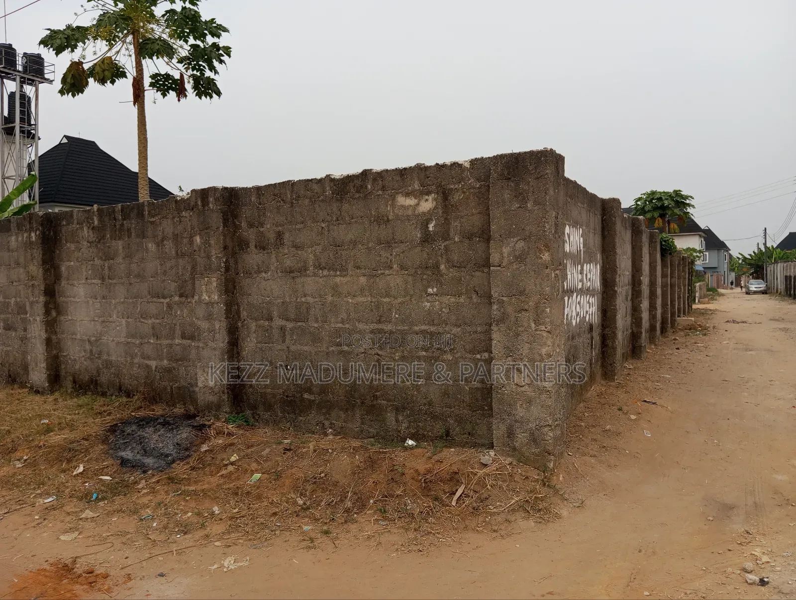 For Sale: 1 Fenced Cornerpiece Plot at Royal Est,Sars Rd,Ph in Port-Harcourt