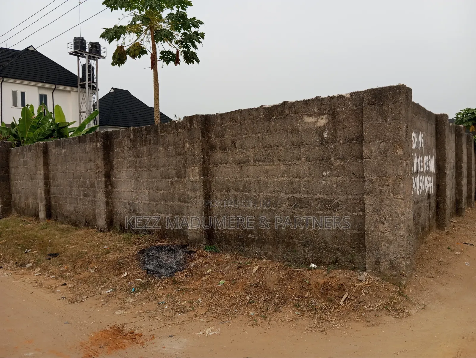 For Sale: 1 Fenced Cornerpiece Plot at Royal Est,Sars Rd,Ph in Port-Harcourt