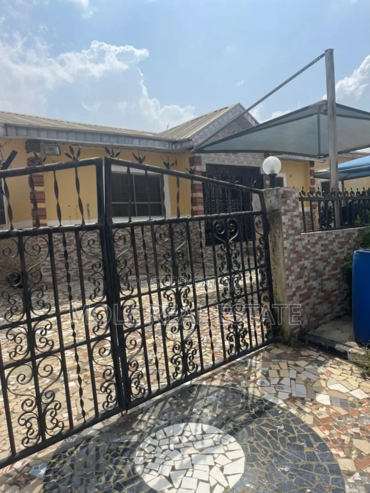 2 Plots Along Egbeda Isheri Carwash Bustop in Egbeda / Egbeda