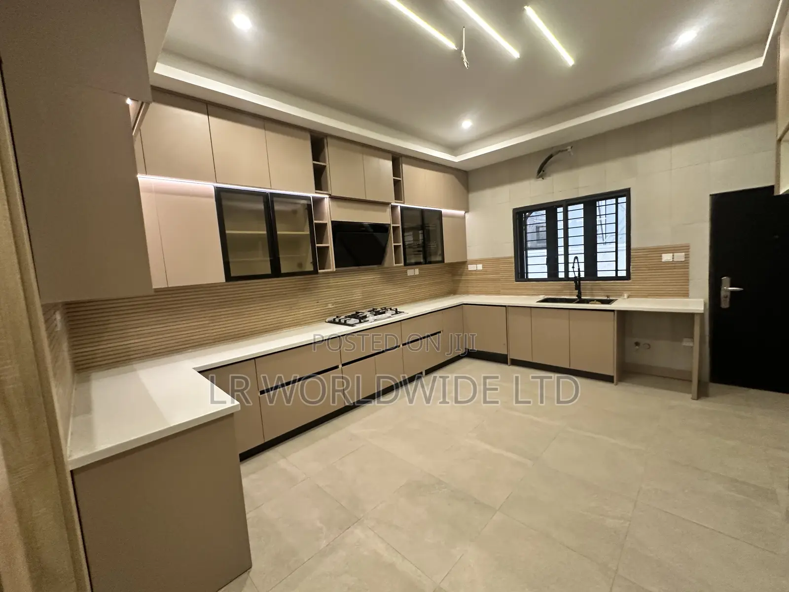 5bdrm Townhouse/Terrace in Life Camp for sale in Life Camp