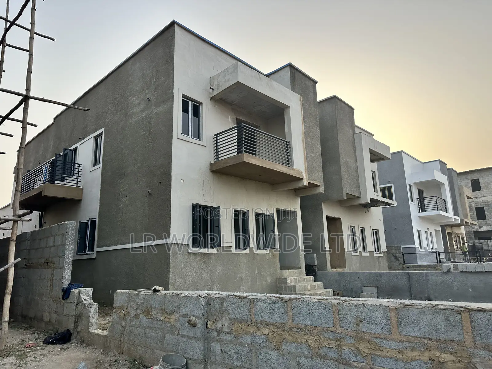 5bdrm Duplex in Life Camp for sale in Life Camp