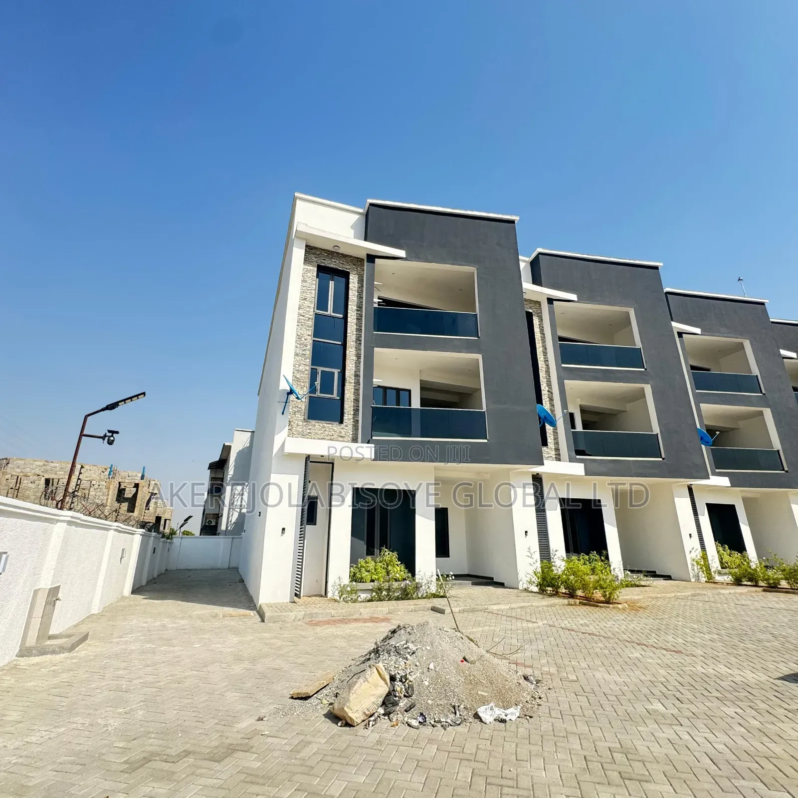4bdrm Townhouse/Terrace in Lifecamp for sale in Life Camp
