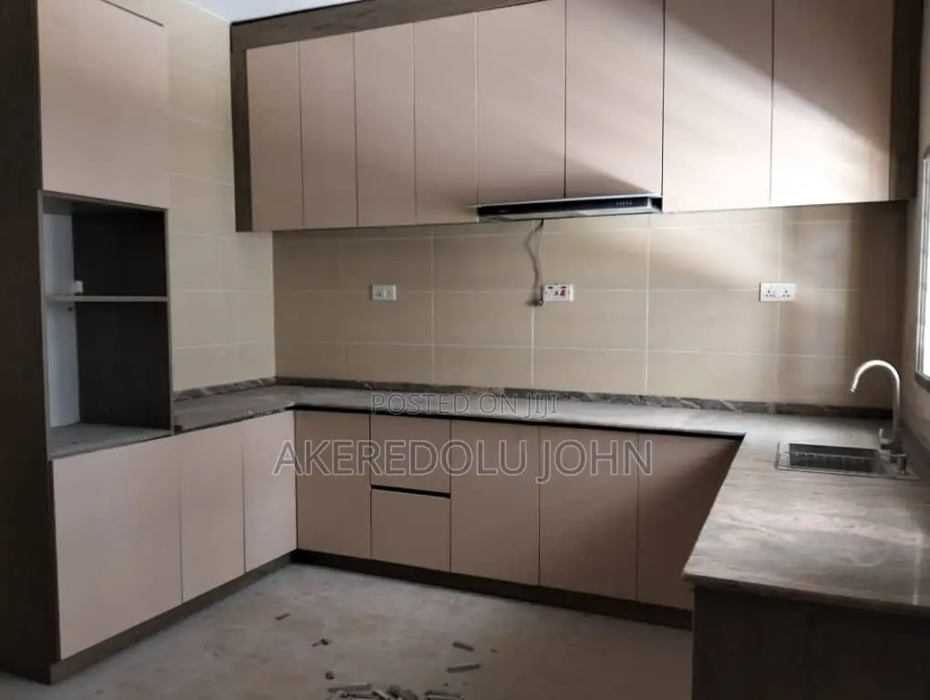 5bdrm Townhouse / Terrace in Wuye for rent in Wuye