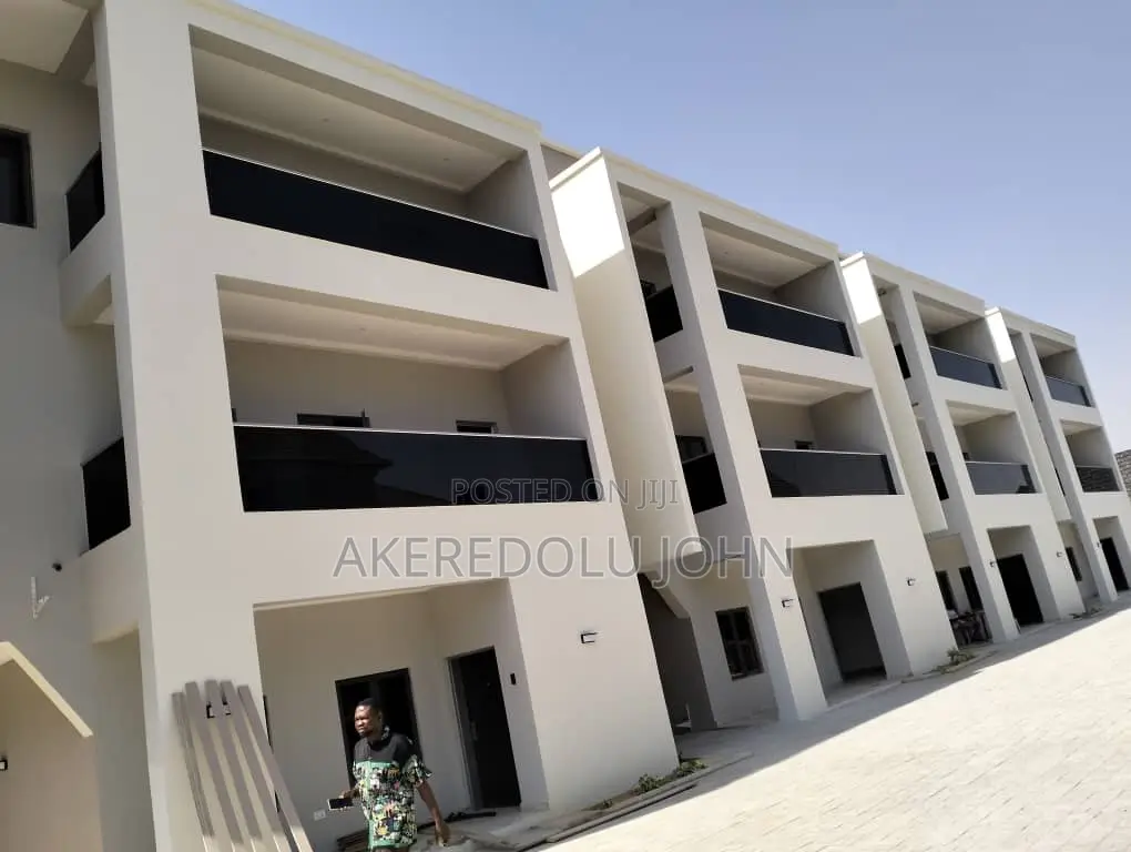 5bdrm Townhouse / Terrace in Wuye for rent in Wuye