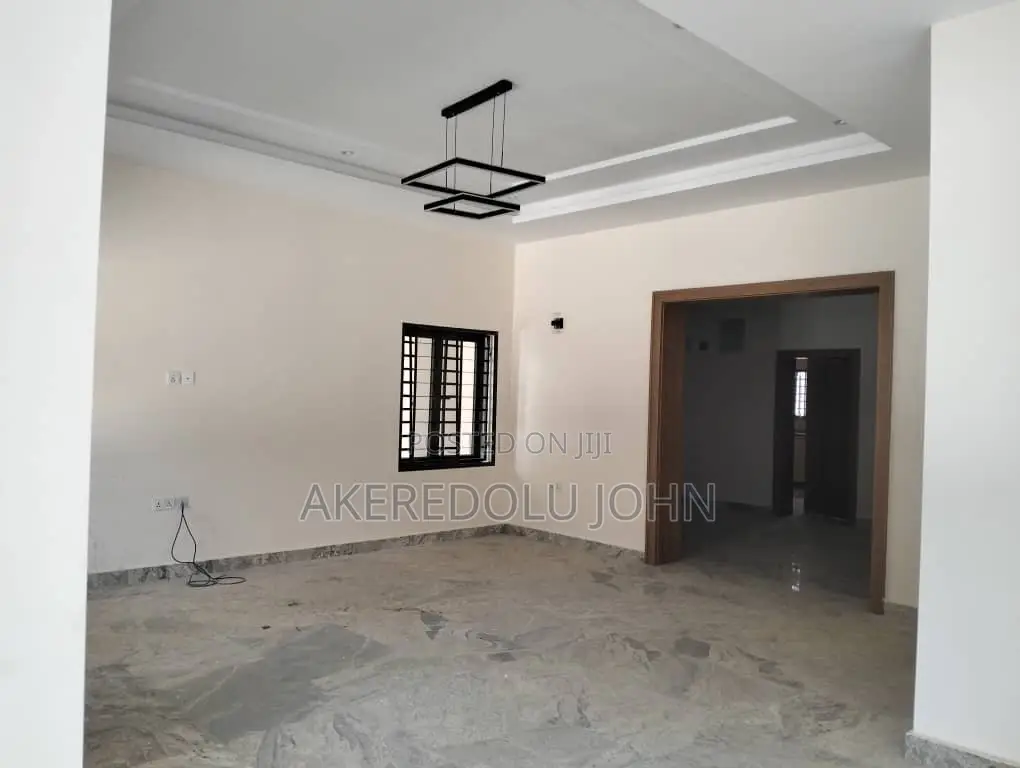 5bdrm Townhouse / Terrace in Wuye for rent in Wuye