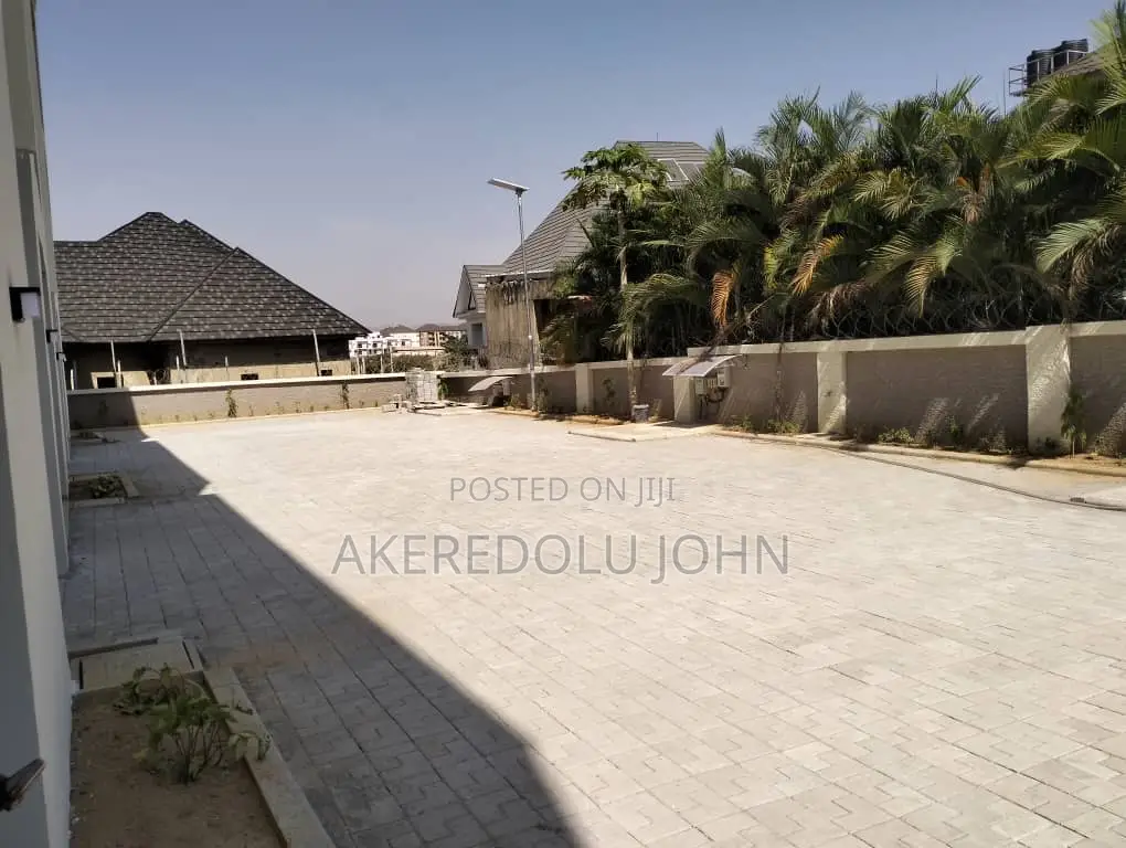 5bdrm Townhouse / Terrace in Wuye for rent in Wuye