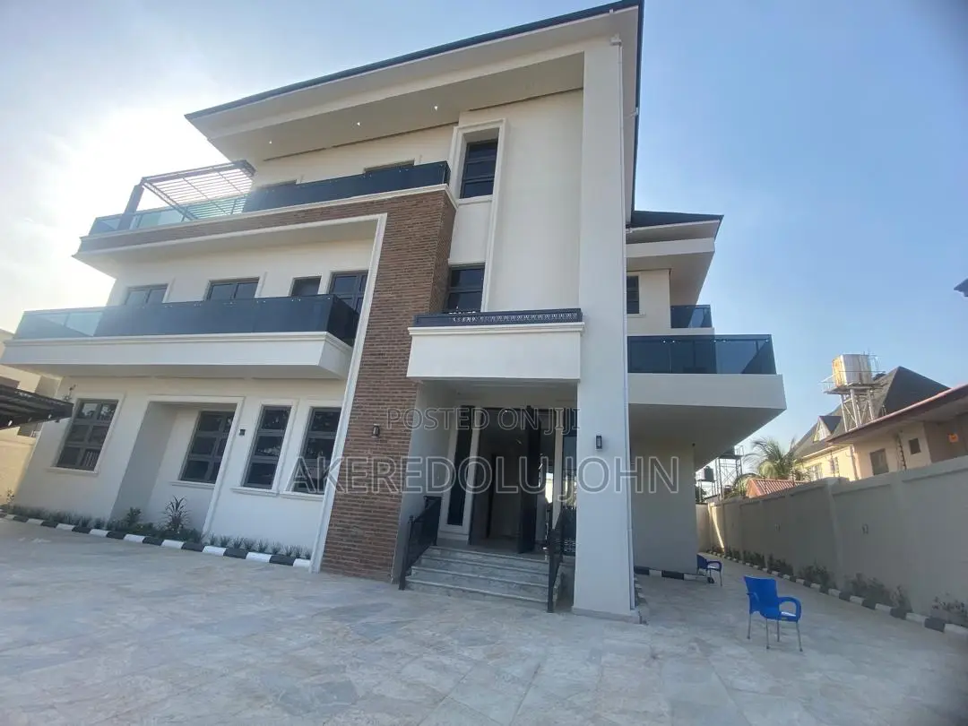 7bdrm Mansion in Maitama for sale in Maitama